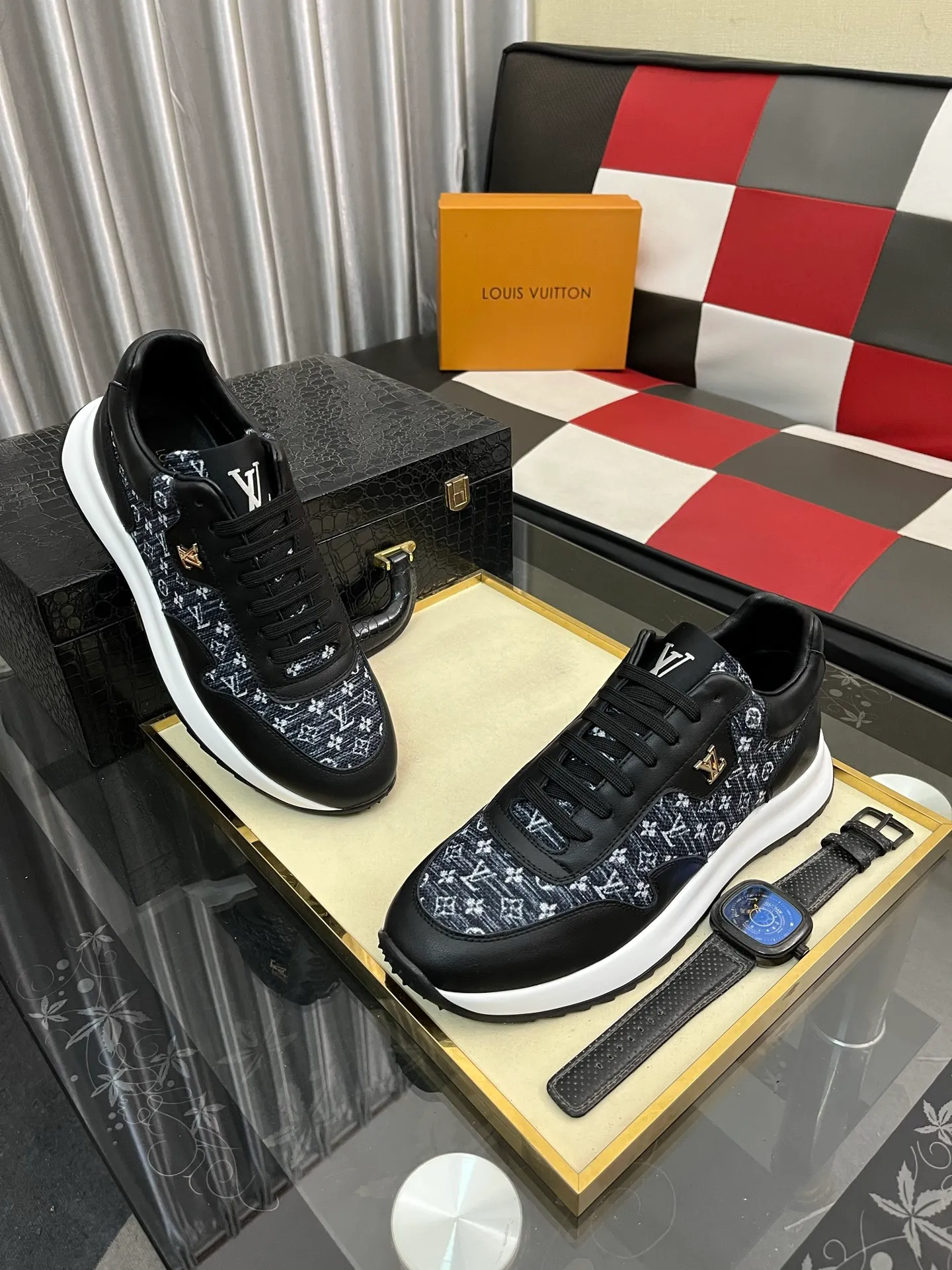 Men's shoes 💰438⌚️⌚️LV Louis Vuitton. The latest fashionable casual shoes are popular in physical stores. New spring and summer comfortable imported custom original cowhide, unique jacquard fabric element design. With sheepskin lining, Lv original bottom, [sun][sun] high-end packaging and high quality💪Details determine the quality, you can enter and exit the counter at will, welcome to compare🇮🇹Number of sizes 38-443️⃣Color options available